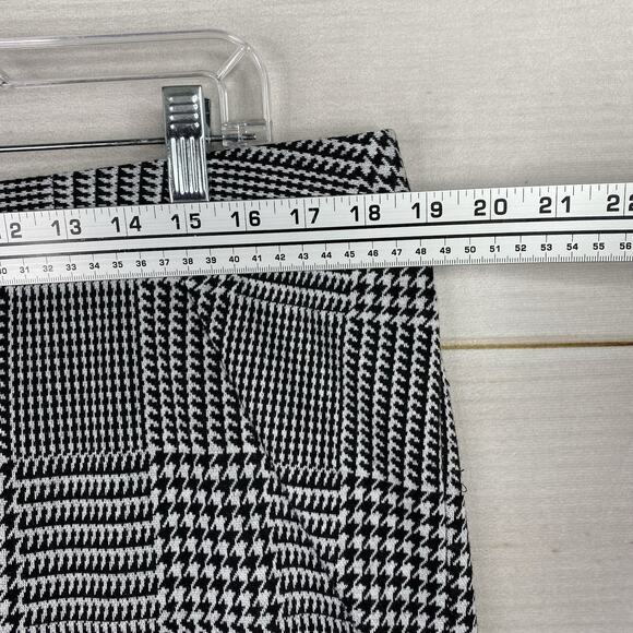 Lane Bryant Skirt Sz 16 Black & White Houndstooth Stretch Knit Pencil Knee Lngth - Picture 2 of 7